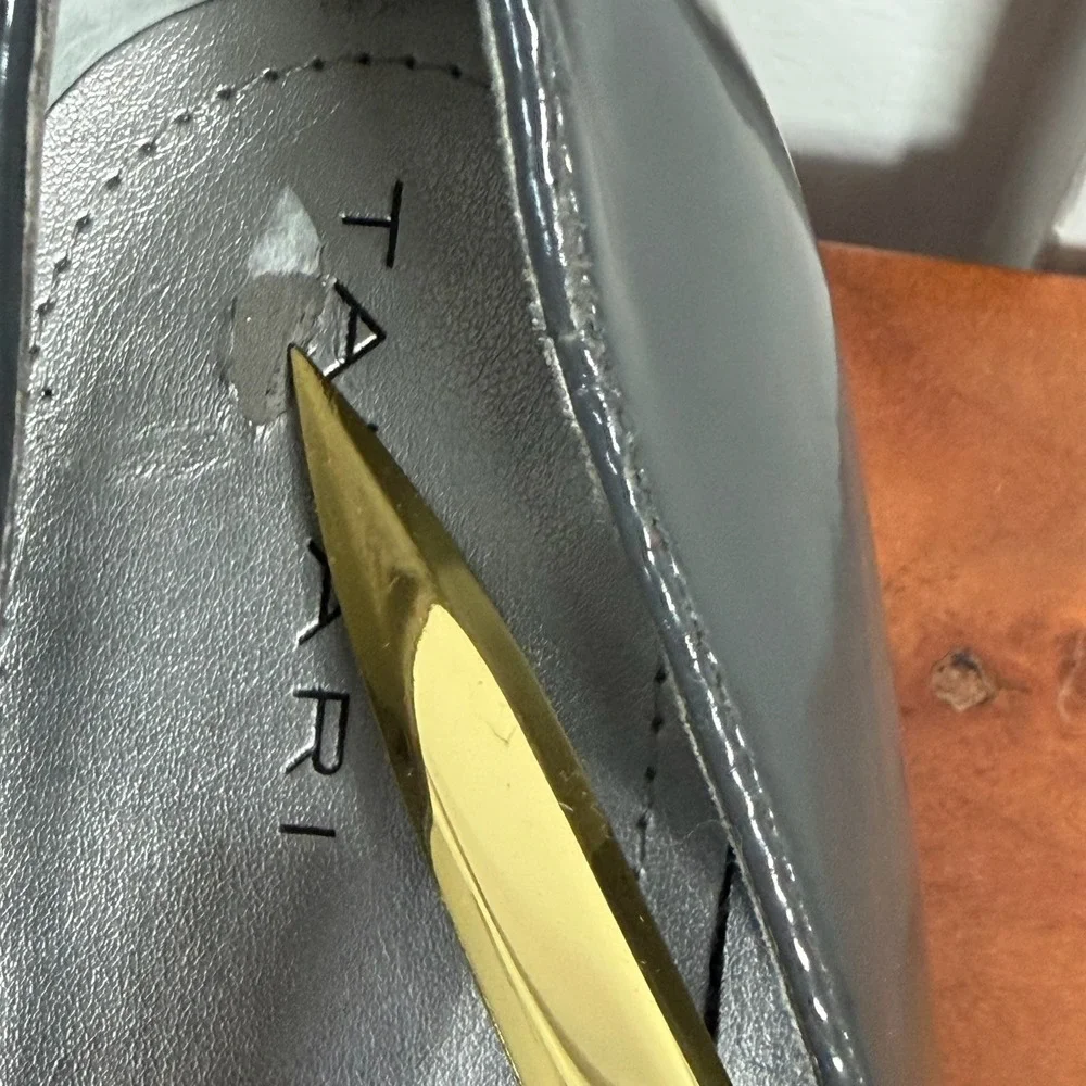 Tahari Sherry Grey Patent Pointed Toe Embellished Block Heel Pumps Womens‎ Sz 9M